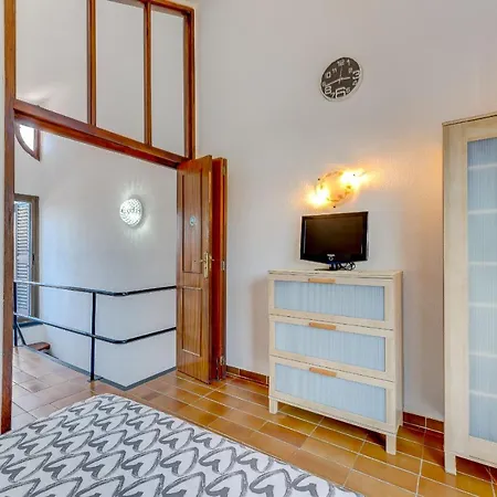 3 Bedrooms Townhouse Lively Area Close To A Appartamento Arona (Tenerife)