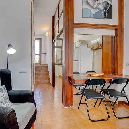 Appartement 3 Bedrooms Townhouse Lively Area Close To A Arona (Tenerife)