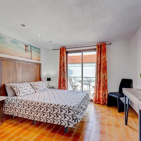 Appartement 3 Bedrooms Townhouse Lively Area Close To A Arona (Tenerife)