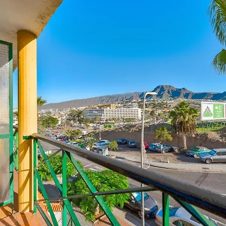3 Bedrooms Townhouse Lively Area Close To A Apartment